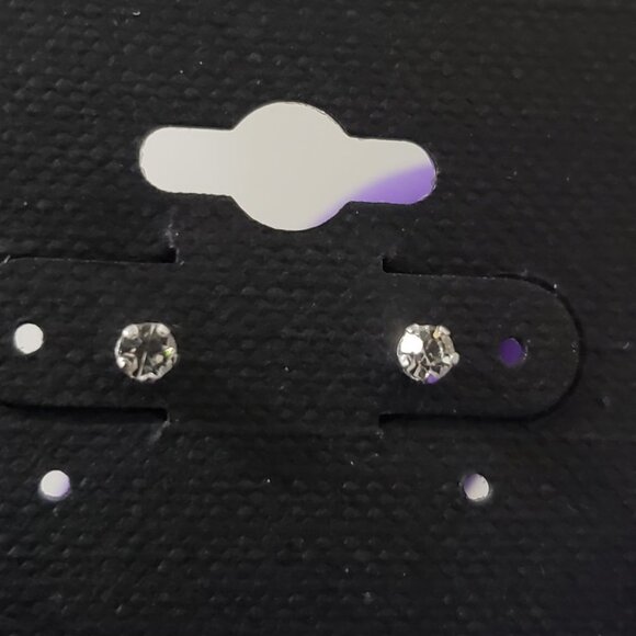 Swarovski Crystal Element - Stlg Silver Overlay Clear Stone "Tiny" Stud Earrings - Picture 4 of 11